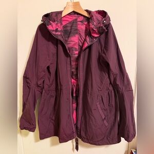 Lululemon Burgundy Pink Reversible Rain Wind Jacket Size 8